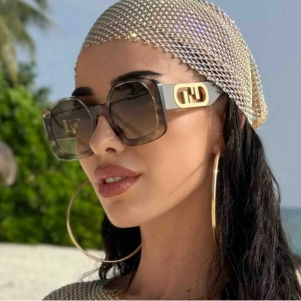 Excluded Fendi Sunglasses, New 375 - Picture 2 of 6